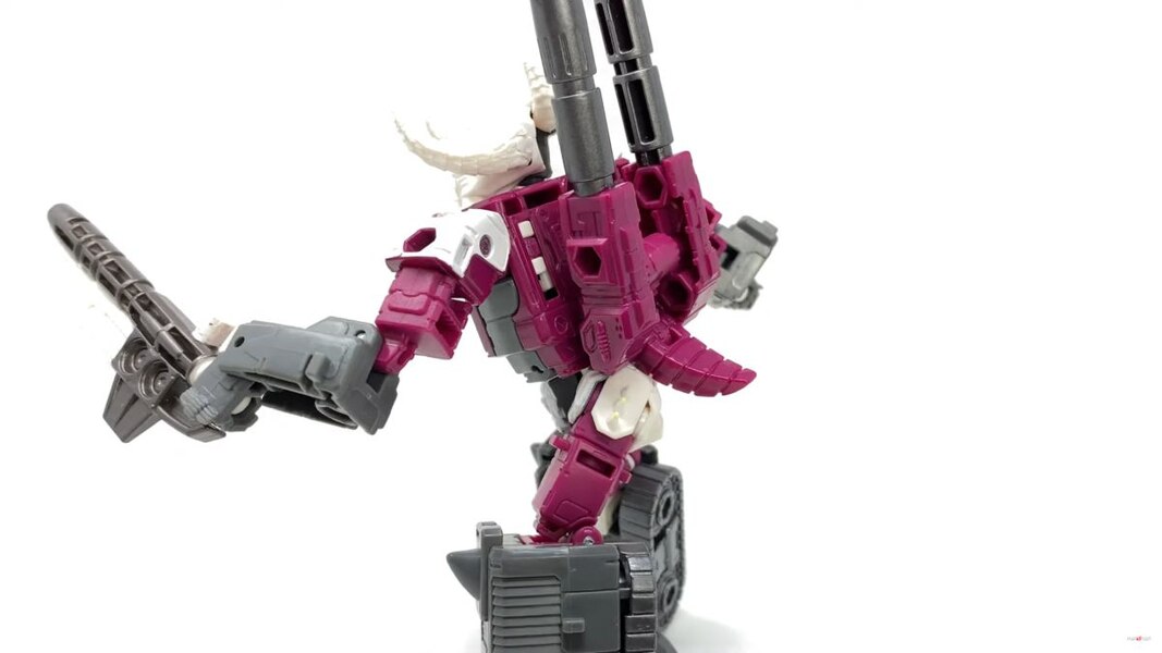 Transformers Legacy Skullgrin Deluxe Class Figure Image  (17 of 31)